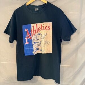 Philadelphia Athletics Black Graphic T-Shirt Men’s L. Pre-owned